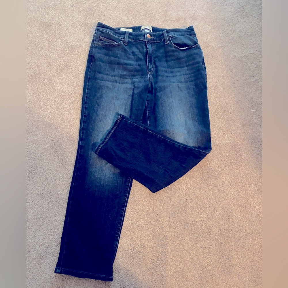 Women’s HIGHRISE SLIM STRAIGHT JEANS